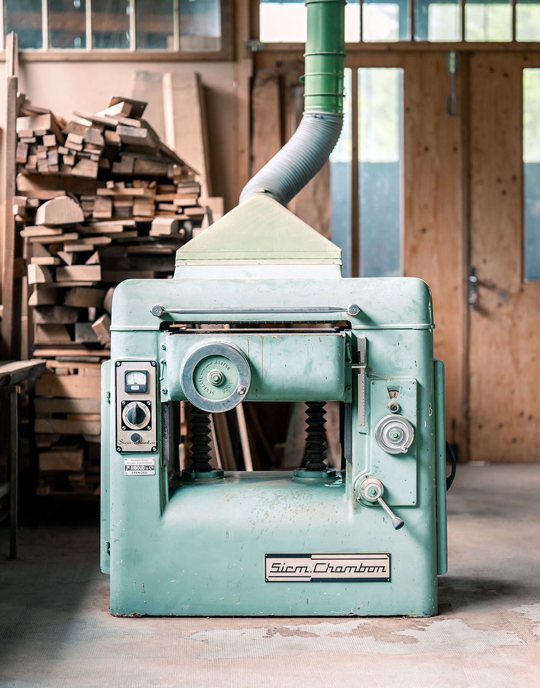 Atelier d'ébéniste centenaire à Grenoble