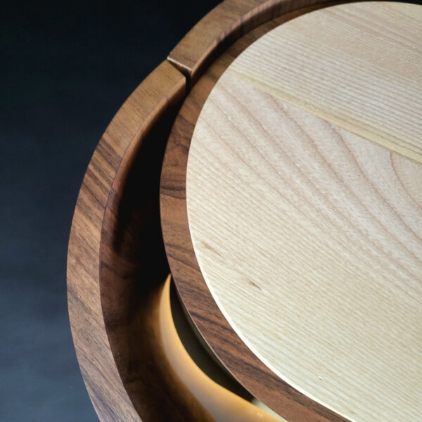 Cabinet bar en bois et laiton